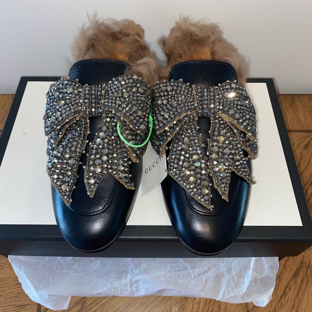 *****SOLD*****Gucci Leather Studded Bow tie Mule